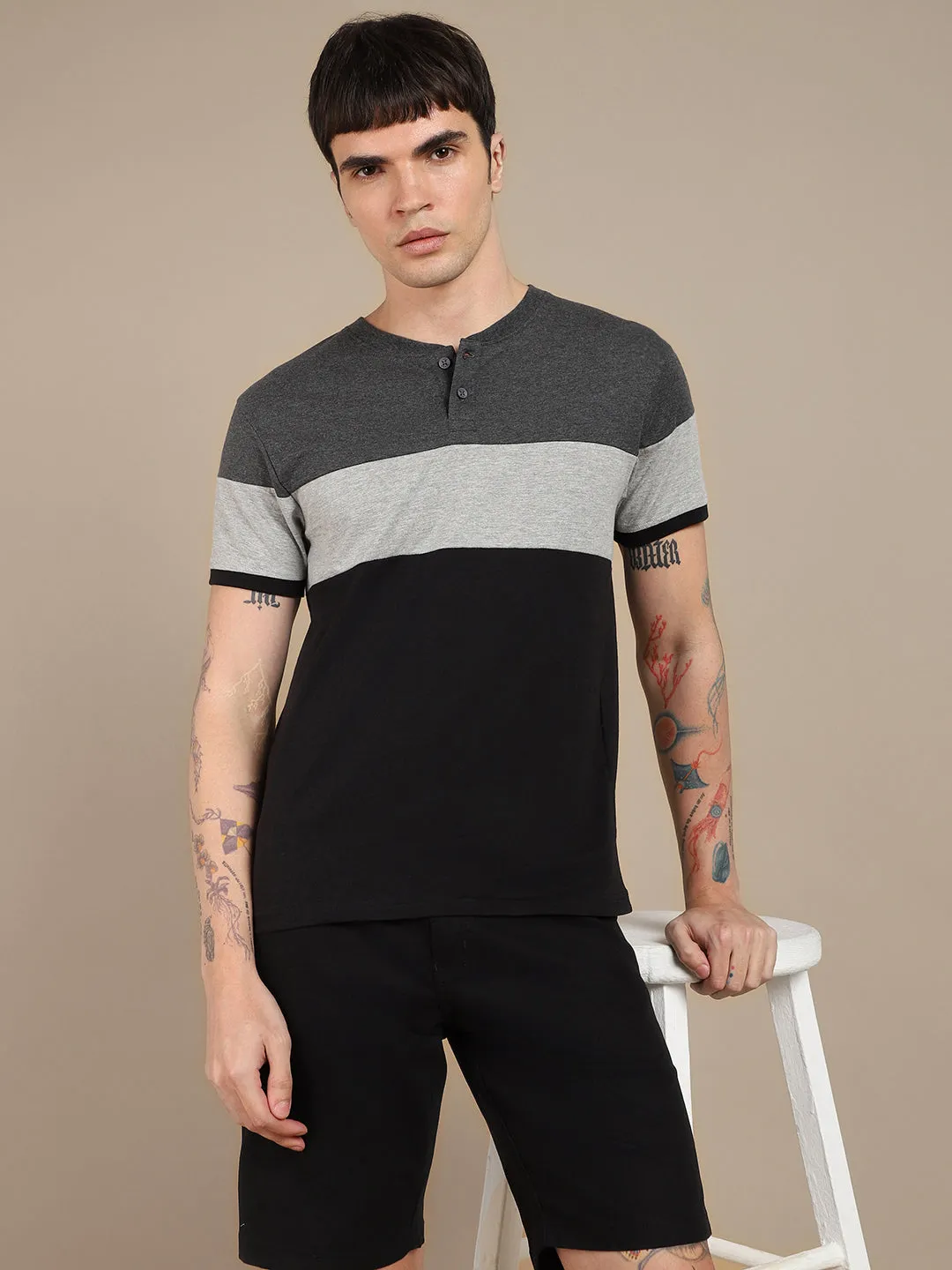 Dennis Lingo Colourblocked Henley Neck Slim Fit Pure Cotton T-shirt