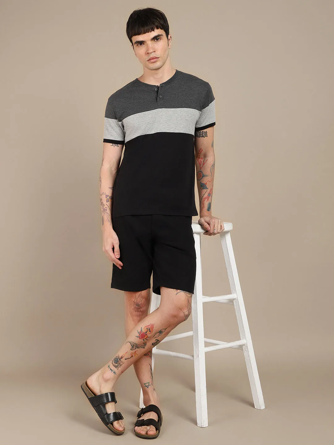 Dennis Lingo Colourblocked Henley Neck Slim Fit Pure Cotton T-shirt